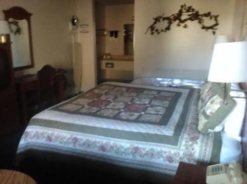 Razorback Lodge Юрика Спрингс Экстерьер фото